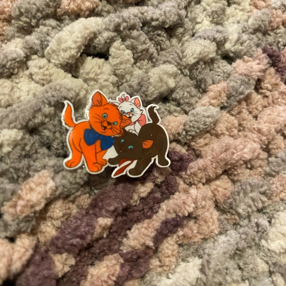 Aristocats epoxy pin